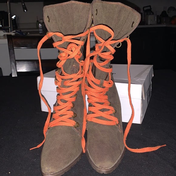 Olive green with orange boot heel. Size Lrge. A Feminine Cafe by Charkies design - Picture 4 of 4